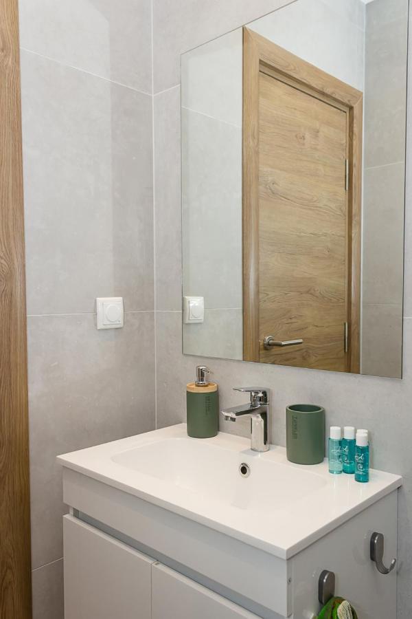 Brand New Modern 1Bd Flat In Chayka With Parking Apartment Varna Exterior foto